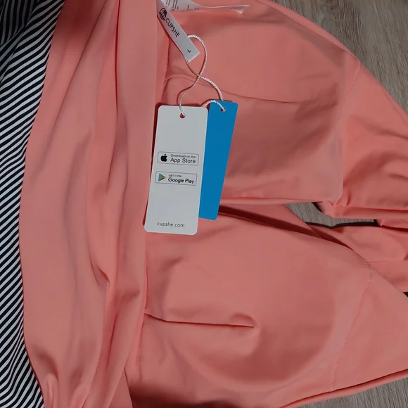 NWT Cupshe Coral and Black Striped Ruched Tummy Swimsuit Sz L‎ - Picture 6 of 9